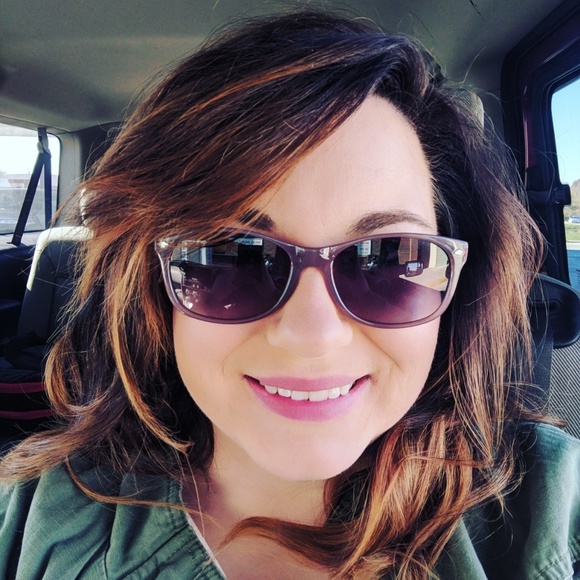 Meet your Posher, Cortney - Picture 1 of 1